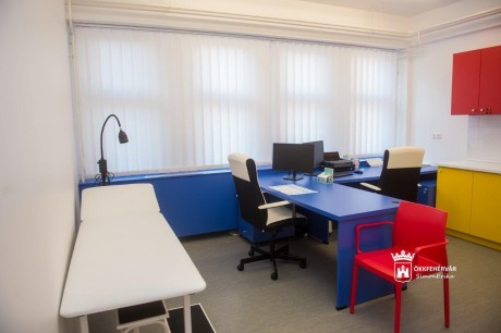 Megkezdődött a gyermekorvosi rendelés is a megújult Köfém rendelőben